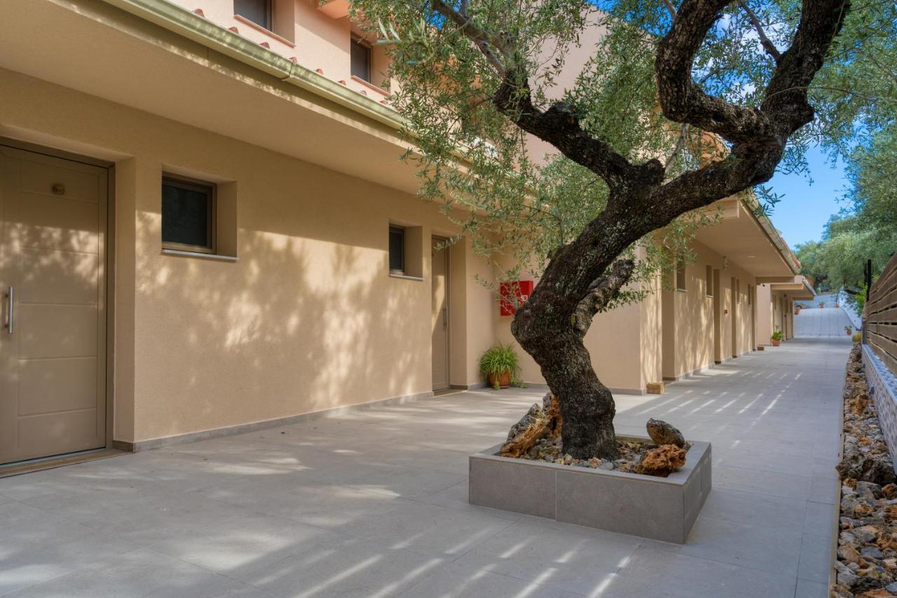Kozanos Suites With Private Pool Amoudi Buitenkant foto
